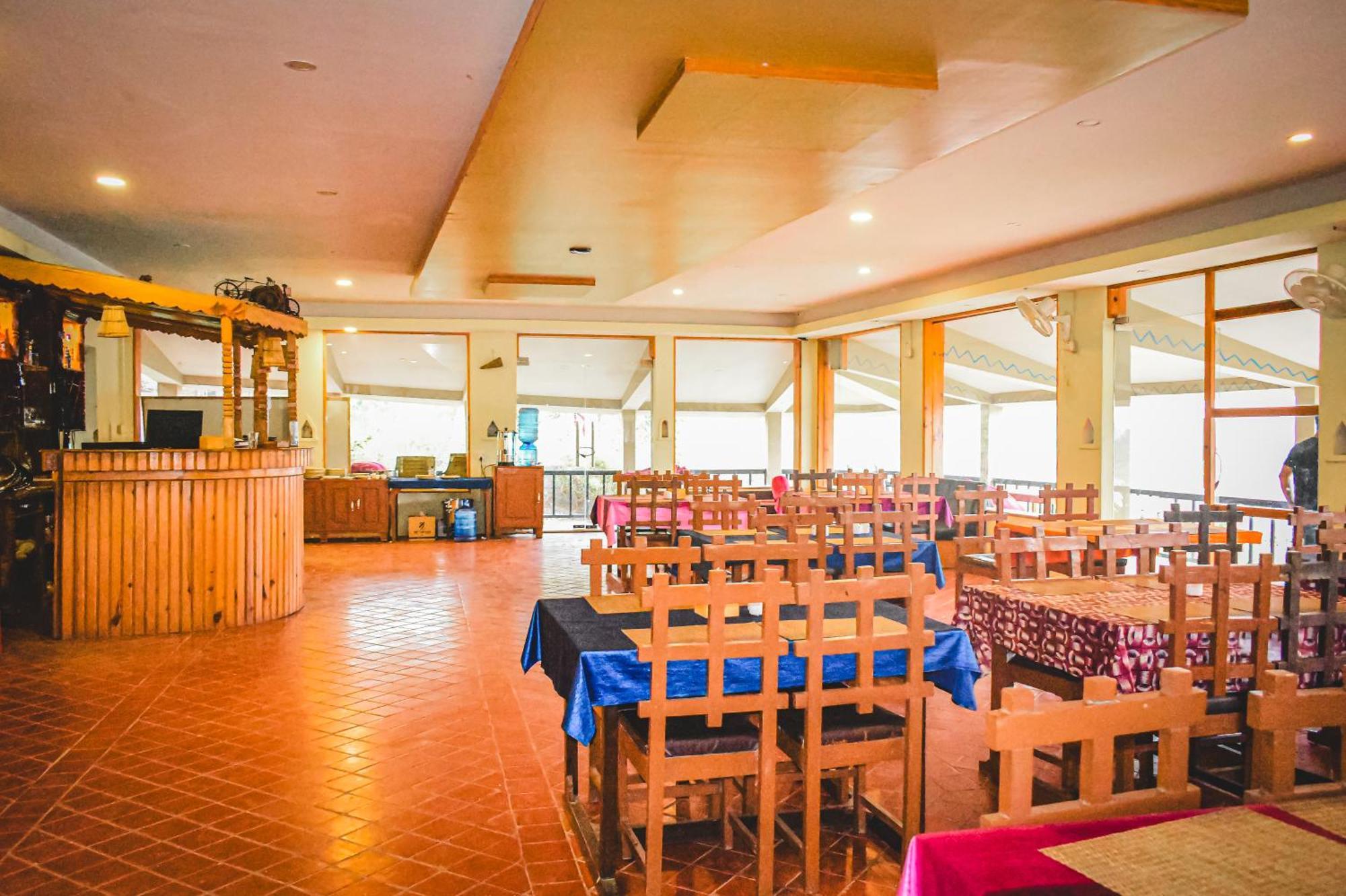 Chitwan Riverside Resort 索拉哈 外观 照片
