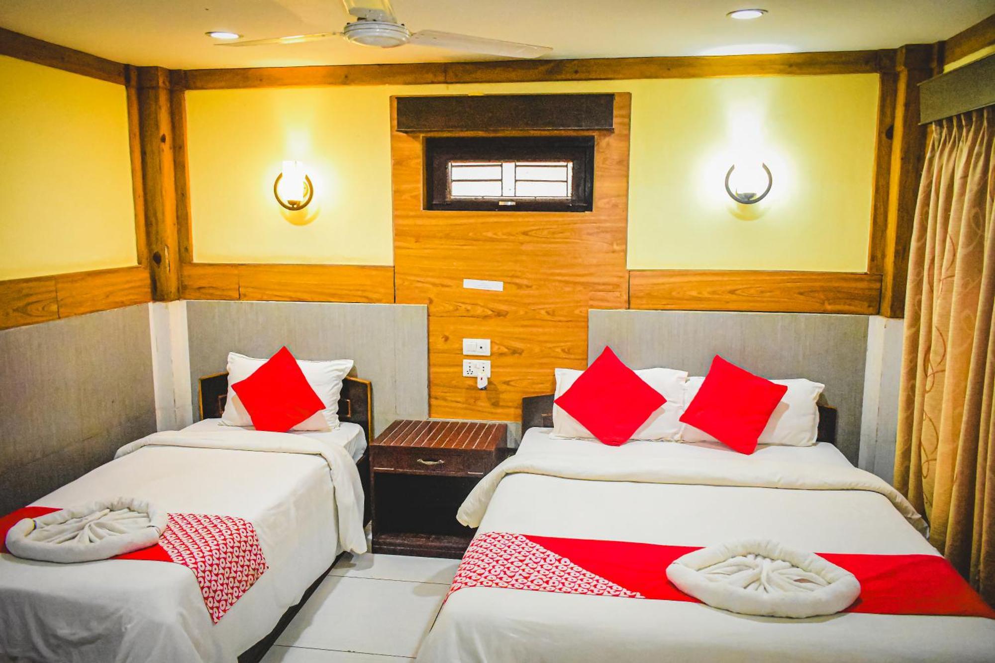 Chitwan Riverside Resort 索拉哈 外观 照片