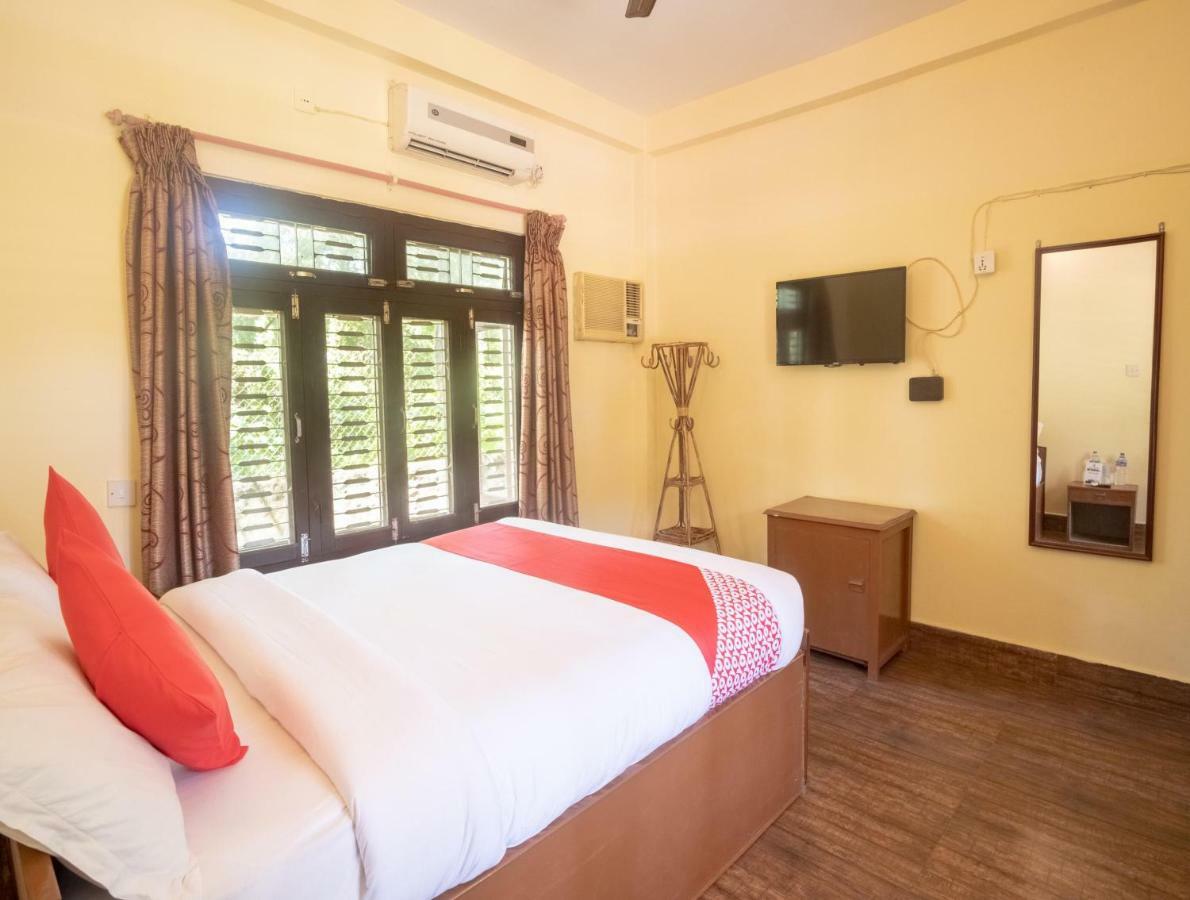 Chitwan Riverside Resort 索拉哈 外观 照片