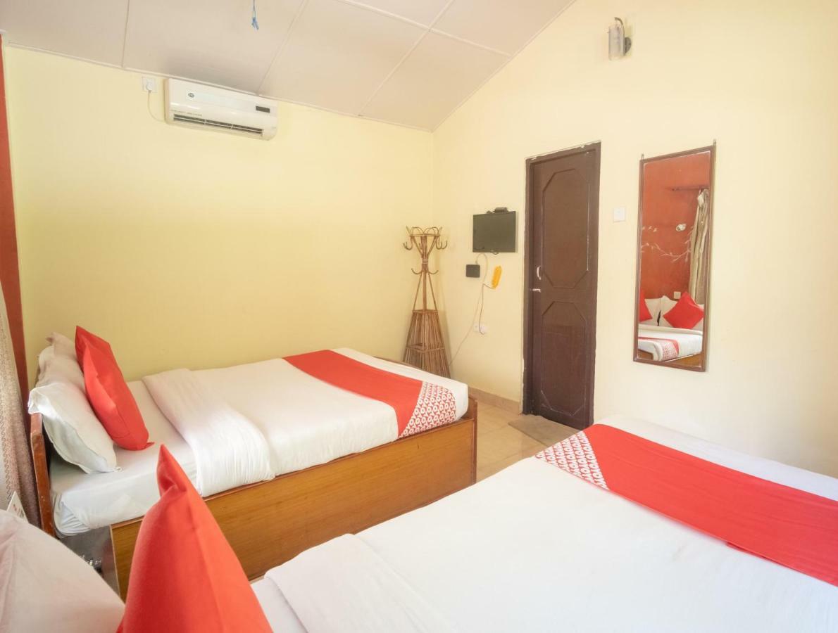 Chitwan Riverside Resort 索拉哈 外观 照片